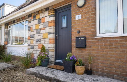 Newcastle Casa | Golf Links Cottage - Views of Royal County Down