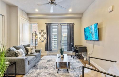 Downtown Salt Lake City Apartamento | Golf Simulator Delta Salt Palace Gym King Bed