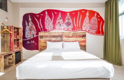 Noumea Hotel | Gondwana City Art