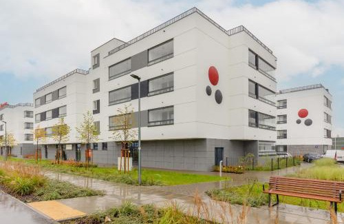 Bialoleka Apartamento | Goodnight Apartments Białołęka with 2 Bedrooms & Parking by Noclegi Renters