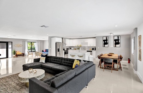 North Miami Beach Casa | Gorgeous 5BR Villa +Heated Pool!
