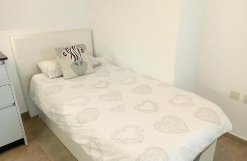 Gibraltar Apartamento | Gorgeous Apartment with Balcony at E1