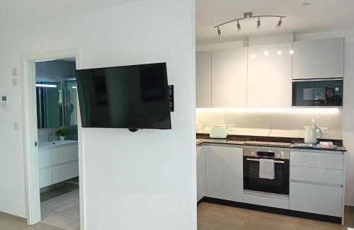 Gibraltar Apartamento | Gorgeous Apartment with Balcony at E1