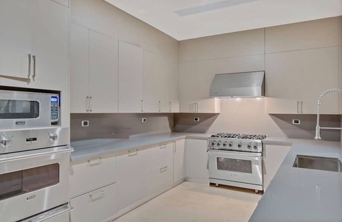 El Limon Villa | Gorgeous Beach House Perched Right Over the Ocean