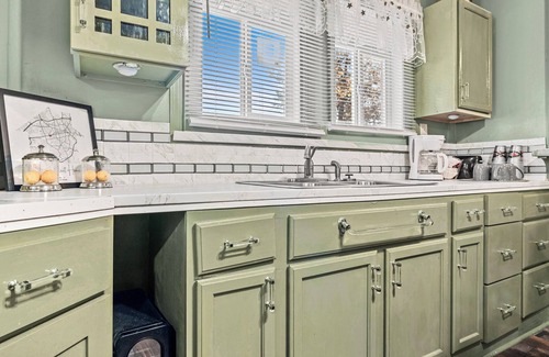 Athens Cabaña | Gorgeous Cottage Near UGA - Close to Everything!