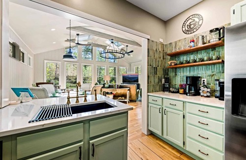 Cashiers Cabaña | Gorgeous Cottage on Private Lake - Walk to Town