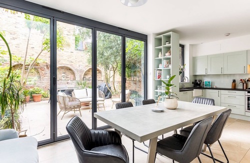 Hammersmith Broadway Casa | Gorgeous Garden TownHouse 6 Min Walk To Hammersmith Station Pass The Keys