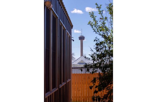 Near East Side Casa | Gorgeous Guesthouse Near Amazing Downtown