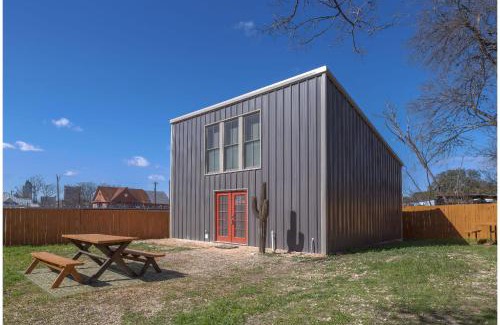 Near East Side Casa | Gorgeous Guesthouse Near Amazing Downtown