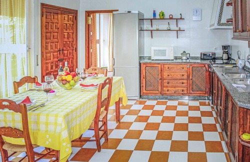 Morón de la Frontera Casa | Gorgeous home in Morón de la Frontera