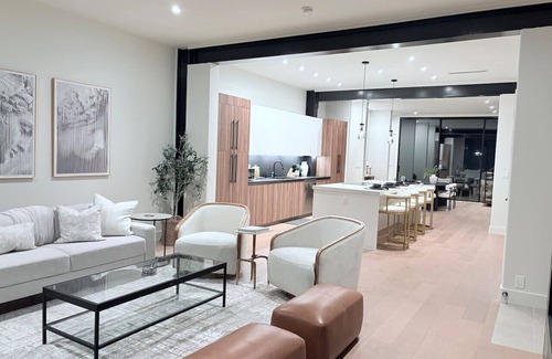 SouthPark Casa | Gorgeous Home in Charlotte #102