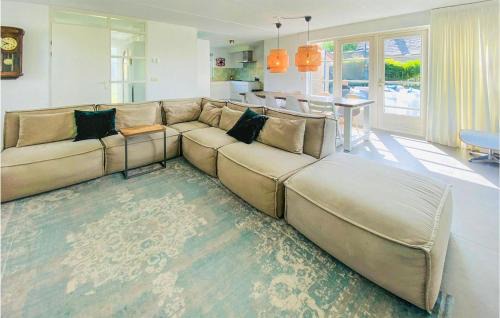 Makkum Casa | Gorgeous Home In Makkum With Kitchen