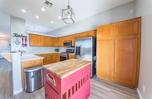 North Las Vegas Casa | Gorgeous Las Vegas home with RV parking