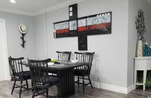 Stockton Casa | HERMOSA CASA REMODELADA - 4 CAMAS / 3 BTH