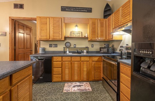 Carbondale Cabina | Gorgeous Secluded Cabin close to SIU and all the wineries