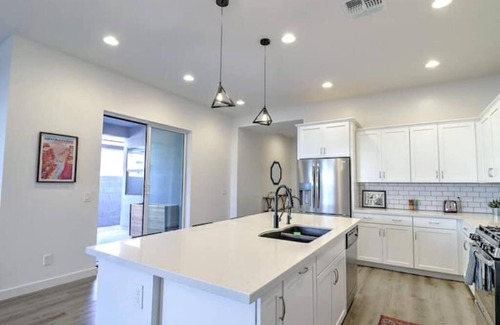 South Mountain Casa | Gorgeous South Mountain Home, King Bed & Amazing Amenities