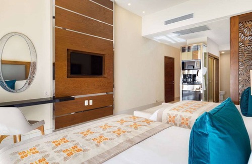 Ciudad Constitución Apartamento | Gorgeous Studio Suite w/Private Terrace at all inclusive resort