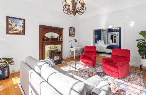 Haight-Ashbury Casa | Gorgeous Victorian Flat