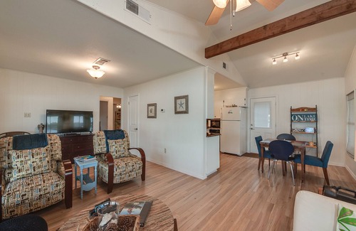 Graford Casa | Preciosas vistas! Frente al mar reformado. Acogedor retiro. ¡Super limpio!