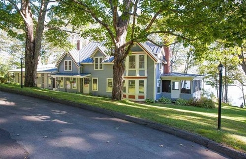 Bayside Casa | Hermosa propiedad frente al mar en el histórico Bayside
