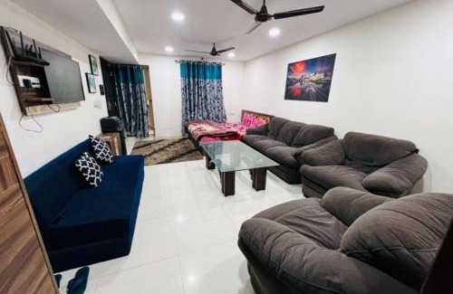 Mathura Hotel | Goroomgo Hotel Ganga Palace Mathura