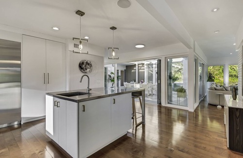 La Canada Flintridge Casa | Gould Getaway Spacious Backyard Oasis in LA Canada