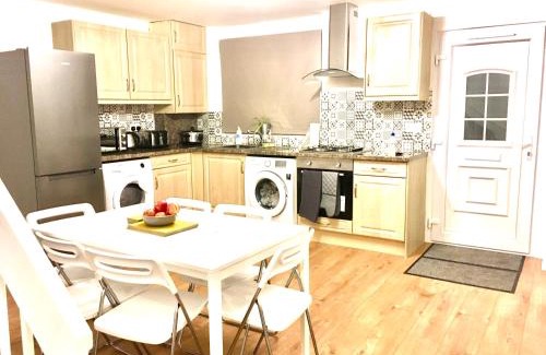 Ashford Apartamento | Grace Apartments - Living Stone 1