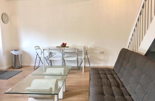 Ashford Apartamento | Grace Apartments - Living Stone 1