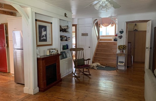 Pleasant Point Cabaña | Graceland in the Kawartha's