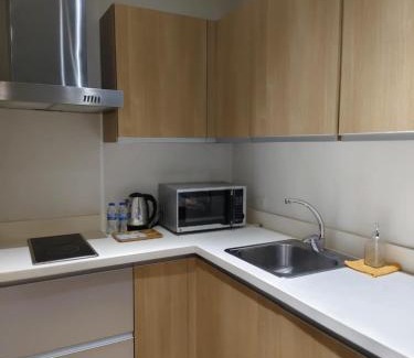 Downtown Apartamento | Gramercy Residences Makati by Christine Suites PH with Balcony