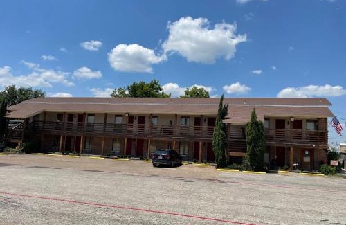 Granbury Hotel | Granbury Inn and Suites
