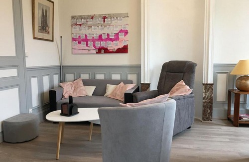 Saint-Nicolas-de-Port Apartamento | Grand appartement 6 pers., cadre calme, proche Nancy et Lunéville, toutes commodités, tout inclus - FR-1-584-179