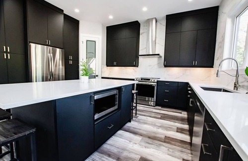 Grand Bend Casa | Grand Bend Modern Living Upper Unit with Separate Entrance Vacation Rental.