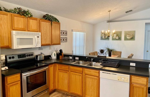 Westbury Casa | Grand Luxury 4BD Pool Home @ Disney & Universal - Pet Friendly Upon Request