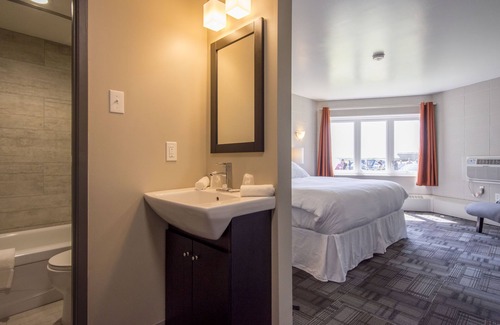 Hythe Hotel | Grand Marshal Inn