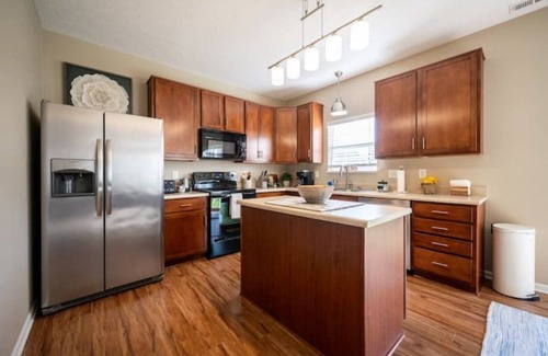 Westfield Casa | Grand Park minutes away sleeps 13
