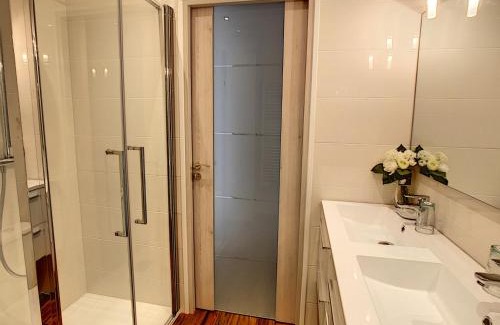 Cannes City Centre Apartamento | Grand studio cabine à côté des plages NER634