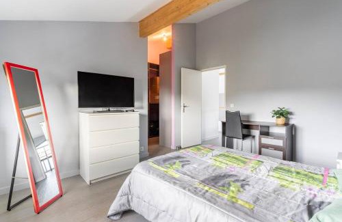 Labarthe-sur-Leze Cama Y Desayuno | Grande chambre privée avec salle de bain et WC