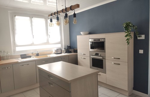 Lesigny Villa | Grande Maison Avec Jardin Pour 10 Personnes Entre Paris et Disneyland