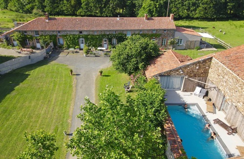 Cholet Casa | Grande Maison de Campagne LIN Piscine Chauffée Proche puy du fou