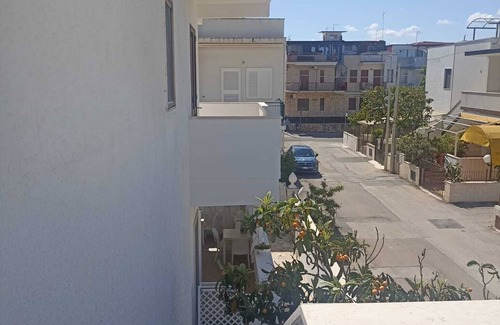 Torre Canne Apartamento | Grandma Pina's house. Apartment a short distance from the sea with air conditioning