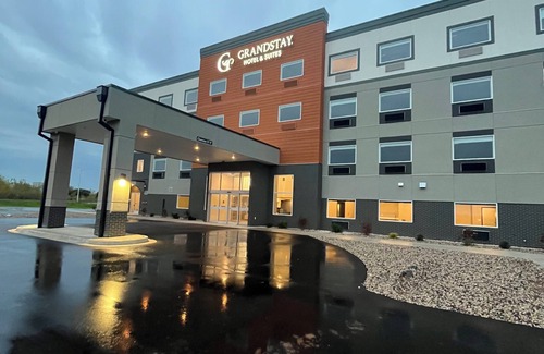 Kaukauna Hotel | GrandStay Hotel & Suites Kaukauna
