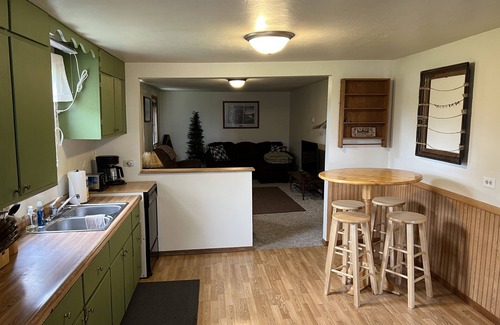 Roslyn Otro | Great area for hunting and fishing, dog kennel on property