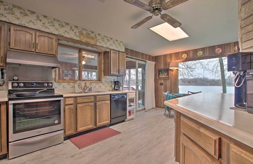 Grand Junction Casa | ¡NUEVO! Great Bear Lake Home w / muelle privado, pozo de fuego