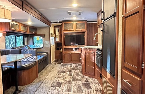 Nevada City Casa | Great Cozy 2-bedroom rv with WiFi, AC in Nevada City, awesome pool and hot tub!