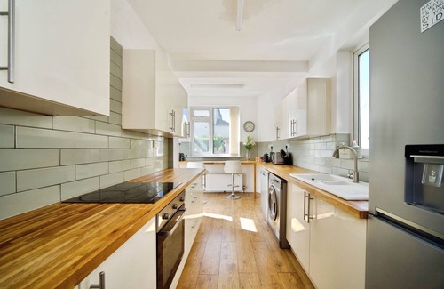 High Barnet Casa | Great Deal Beautiful 3 Bedroom House London