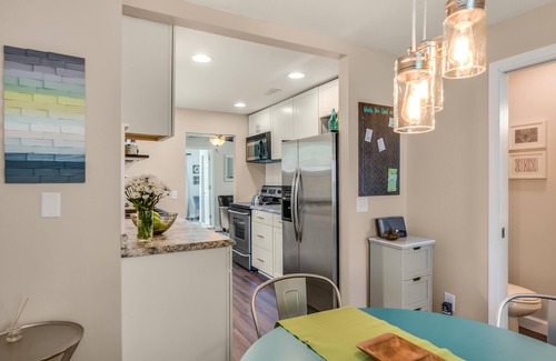 Ferndale Casa | Ideal para familias, 2 baños completos. A pie del centro de Ferndale.