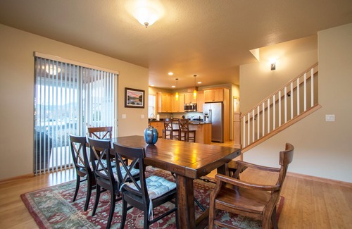 Hood River Casa | Great Hood River Location! Great Ski house!