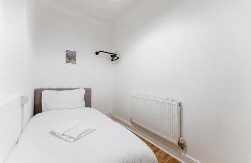 Tower Hamlets Casa | Great Rooms in Stepney Green Station - 12