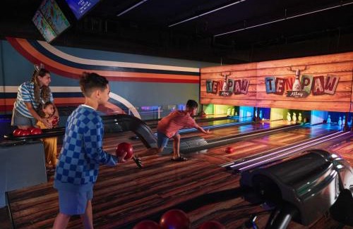 Peters Hotel | Great Wolf Lodge Manteca